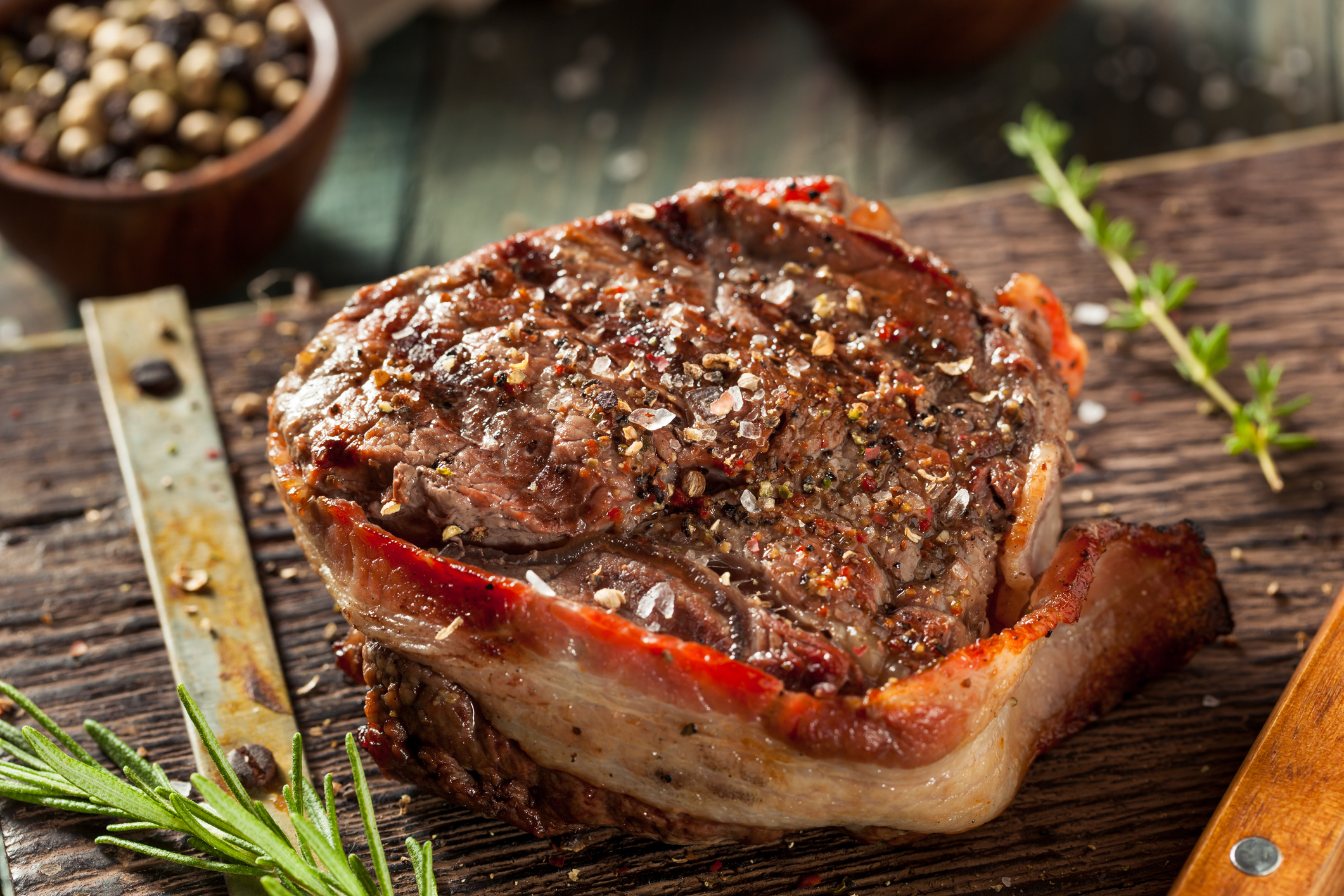 Filet mignon-Bacon 3oz. MARINÉ 3 poivres -De retour sous peu-