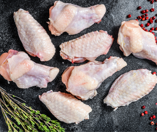 Ailes de poulet de grain crues