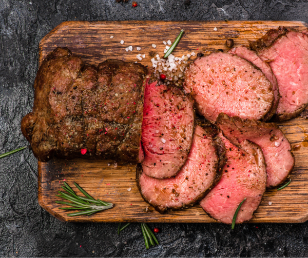 Rôti de bœuf bardé et attaché